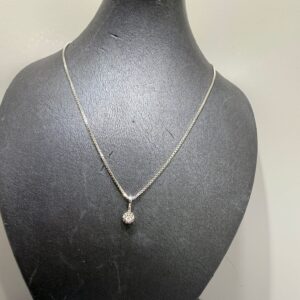 Begagnad Halsband i 18K med Diamant