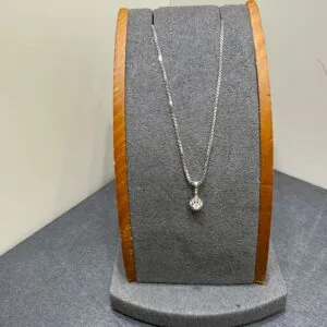 Begagnad Halsband i 18K med Diamant