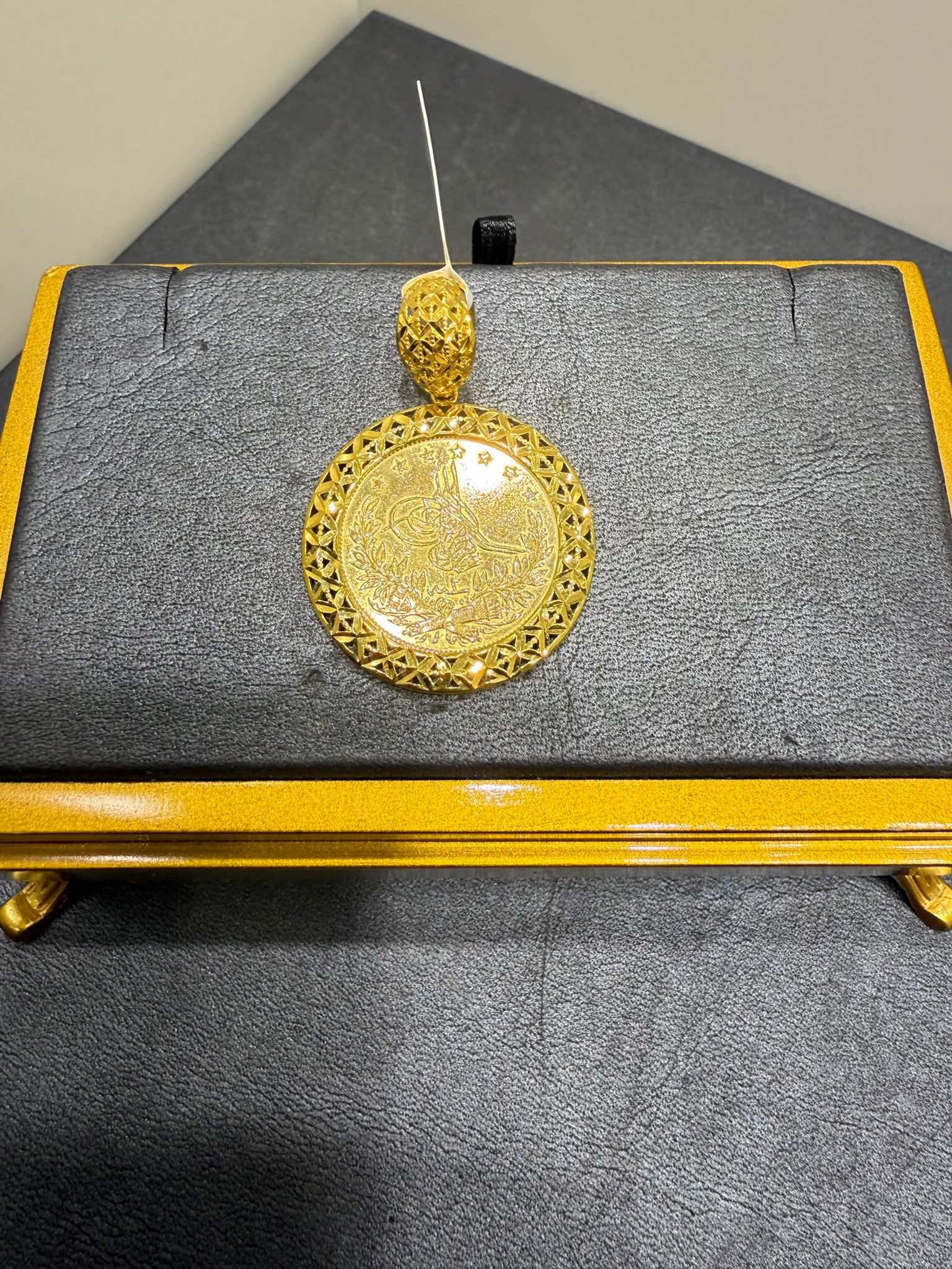 Begagnad Turkisk Guldmynt i 22K med Ny Ram i 21K - Bild 4