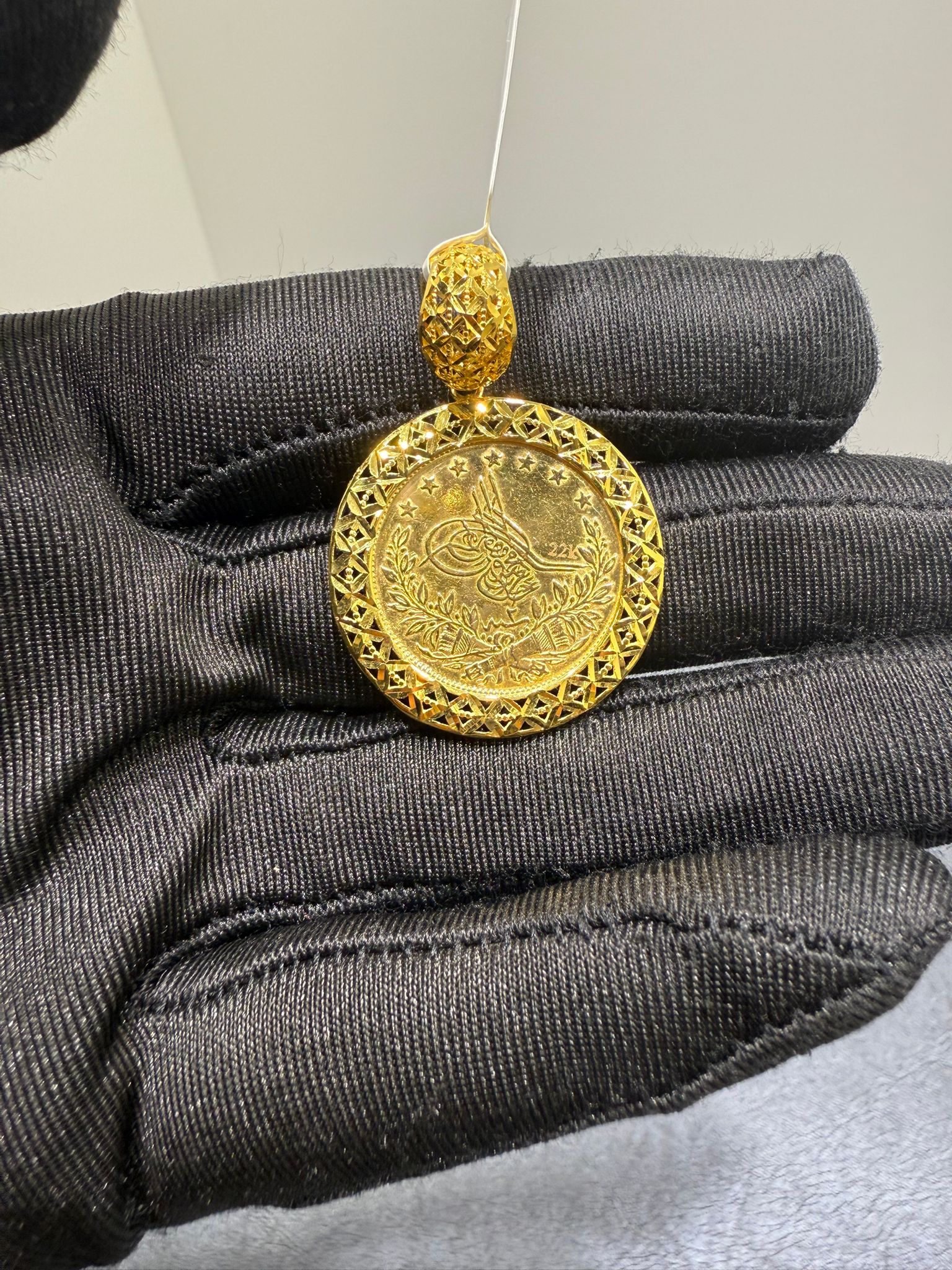 Begagnad Turkisk Guldmynt i 22K med Ny Ram i 21K - Bild 2