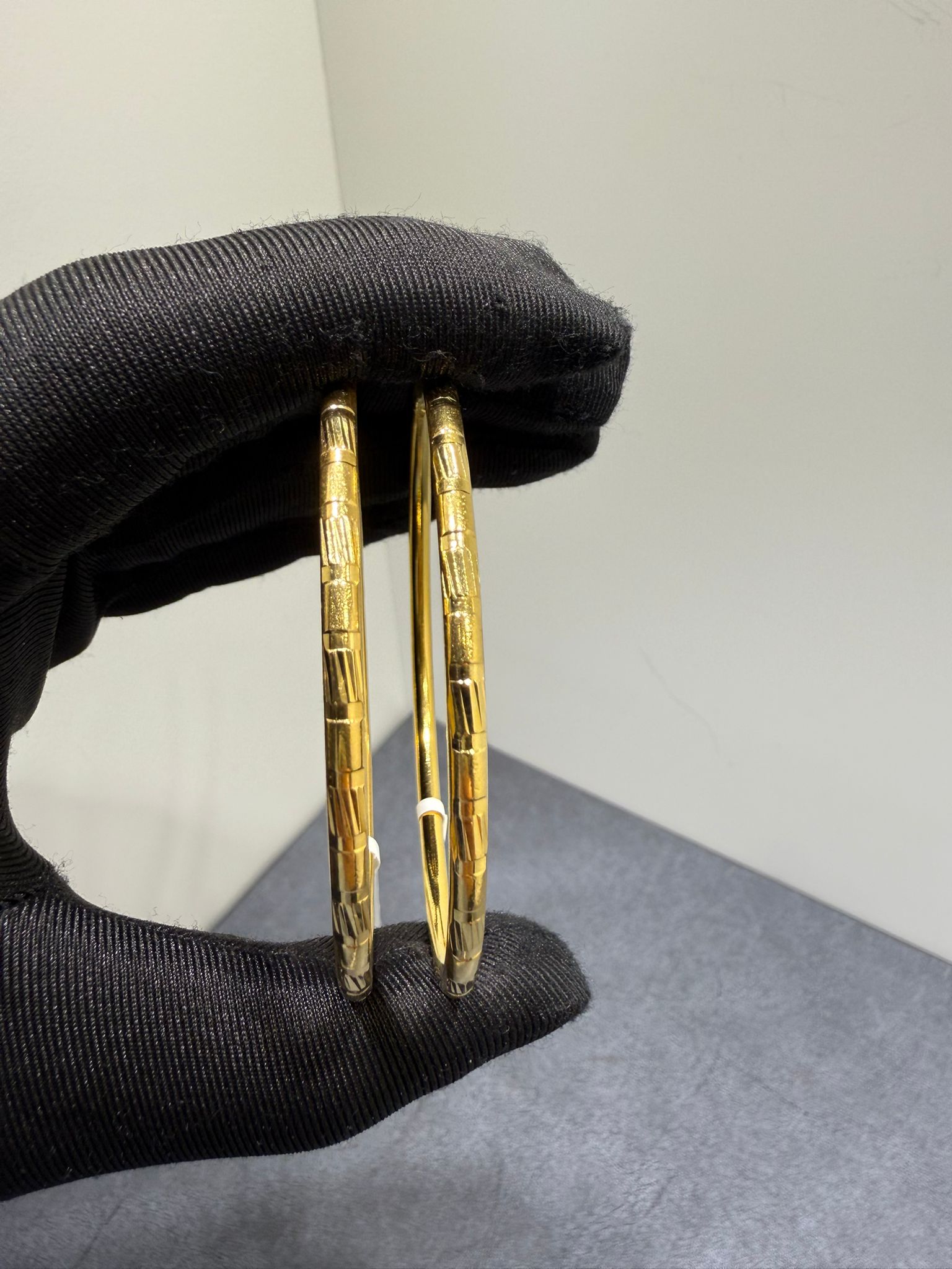 Begagnad Armring i 21K – Mycket Fin Design