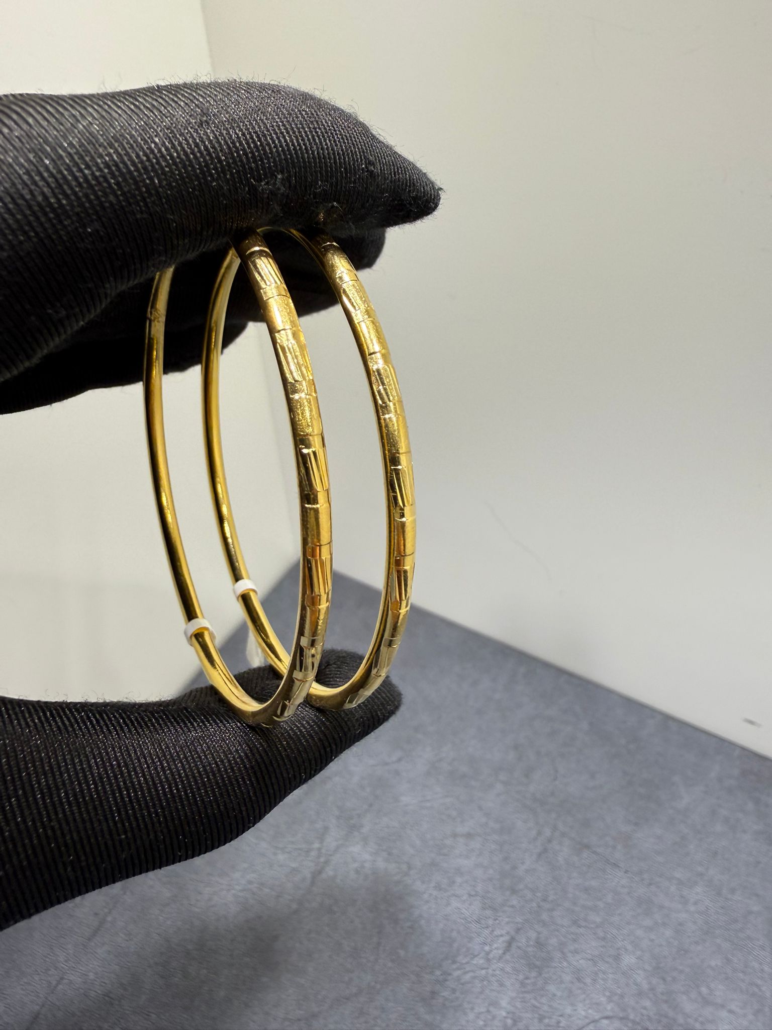 Begagnad Armring i 21K – Mycket Fin Design - Bild 2