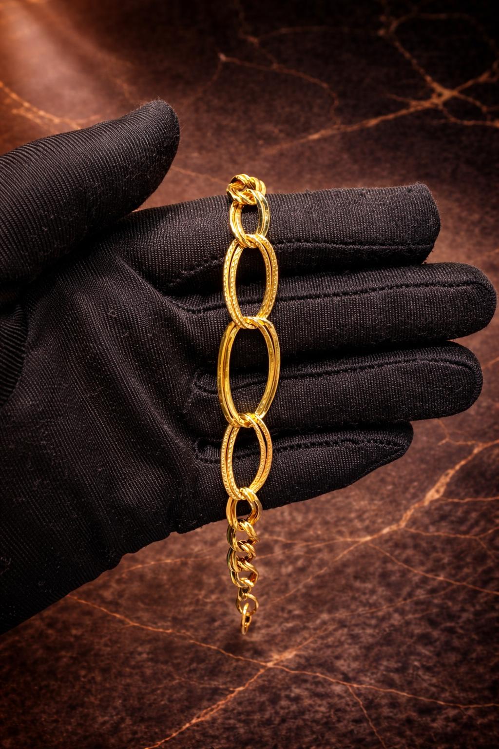 Begagnad Elegant Armband i 21K 6,29g