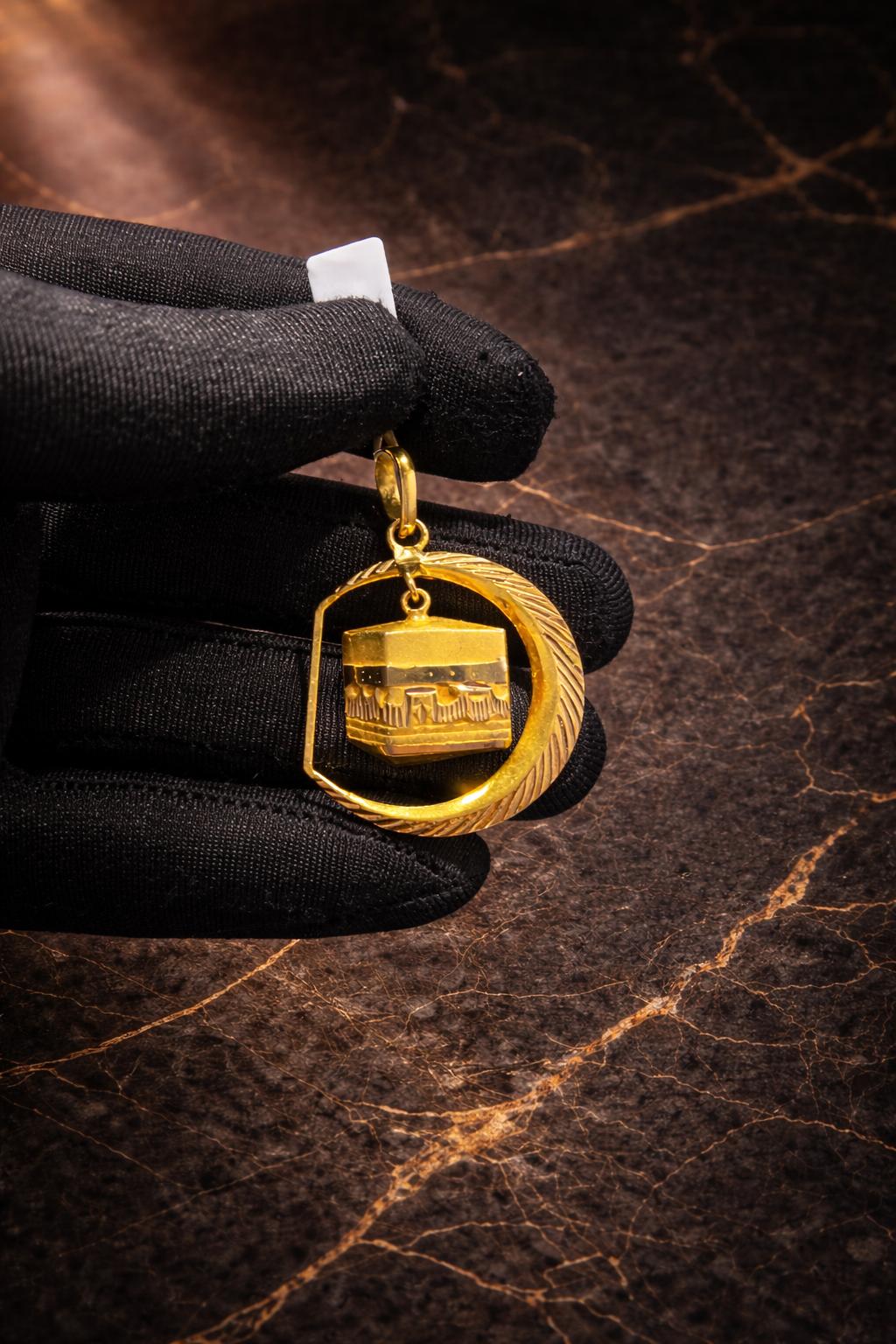 Begagnad Hänge Kaba i 21K 3,99g