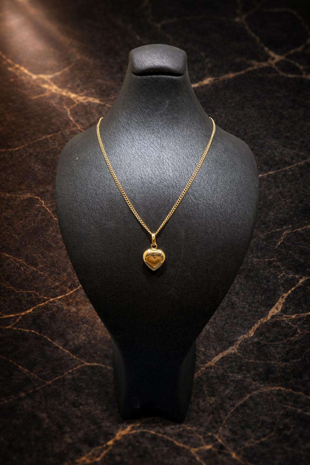 Begagnad Halsband – med hjärta 18k - 4,36g