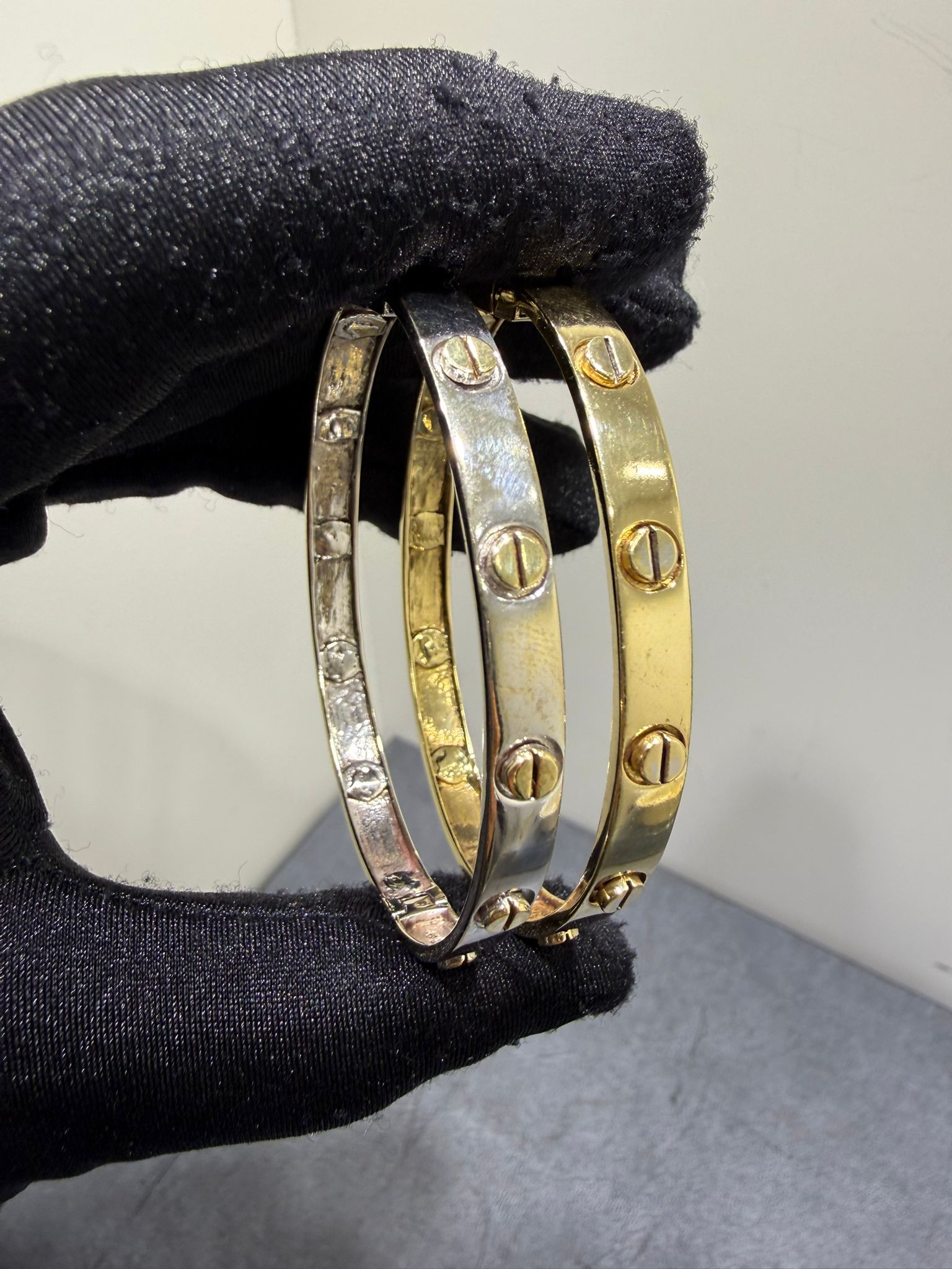 Begagnad Tvåfärgad armring i 18K guld - 2st.- 31.82g - Bild 3