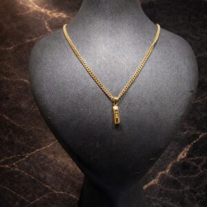 Begagnad Halsband med hänge - Unikt motiv 18K - 8,56g