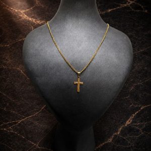 Begagnad Halsband med kors hänge 18K - 5,70g