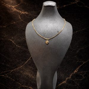 begagnat halsband med hänge 18K - 5,18g