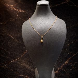 begagnat halsband med hänge 18K - 3,31g