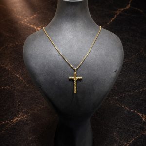 Begagnad Halsband med kors hänge 18K - 5,86g
