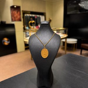 begagnat halsband med hänge 18K - 10,23g