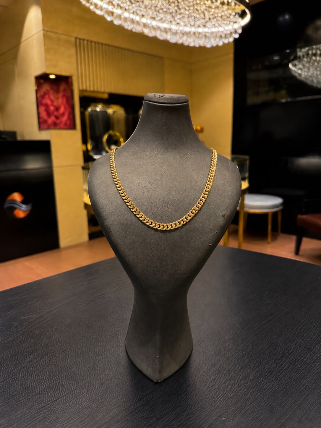 Begagnad Halsband 18k - 36,18g