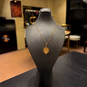 begagnat halsband med hänge 18K - 4,72g