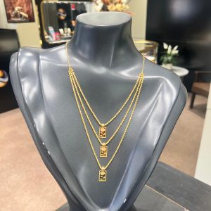 Begagnad Halsband 21K Motiv blomma - 9,46g