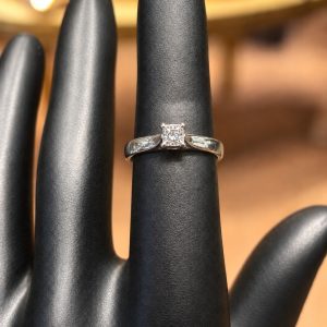 Begagnad ring med Diamanter 18K - 1,84g
